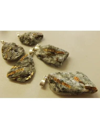 Astrophyllite brute pendentif