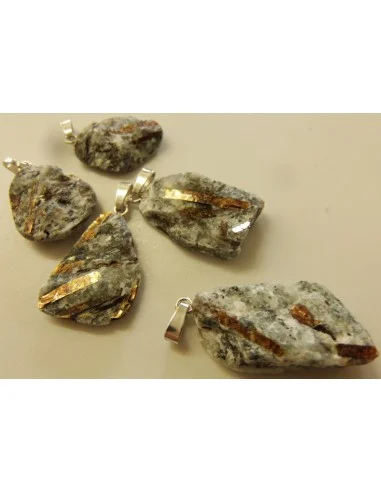 Astrophyllite brute pendentif