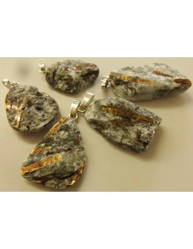 Astrophyllite brute pendentif