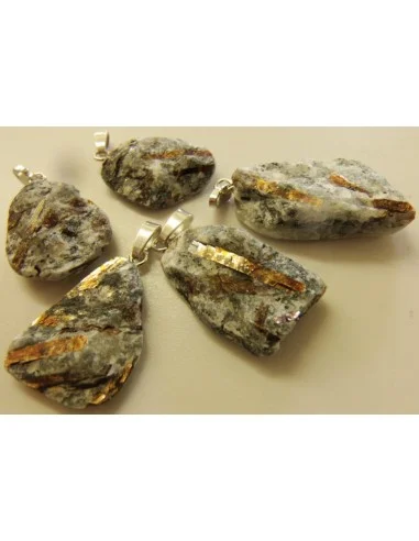 Astrophyllite brute pendentif