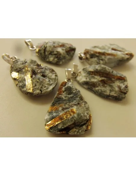 Astrophyllite brute pendentif Astrophyllite brute pendentif