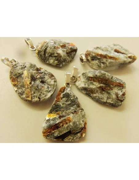 Astrophyllite brute pendentif Astrophyllite brute pendentif