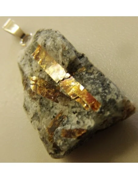 Astrophyllite brute pendentif Astrophyllite brute pendentif
