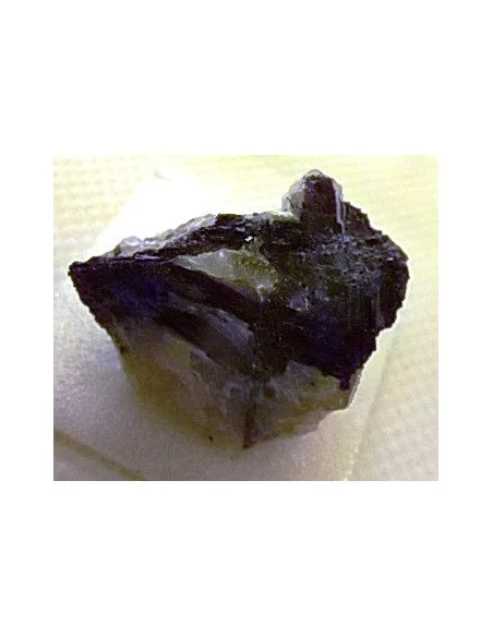 Quartz tourmaliné brute Quartz tourmaliné brute