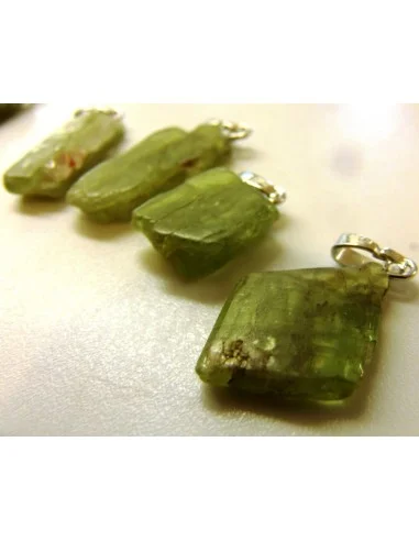 Cyanite verte pendentif