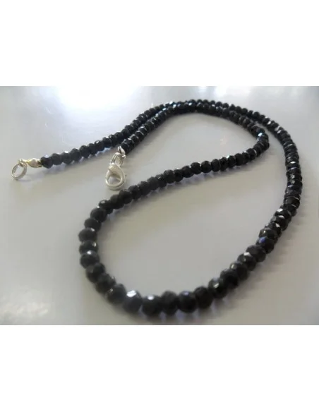 Collier Spinelle noire