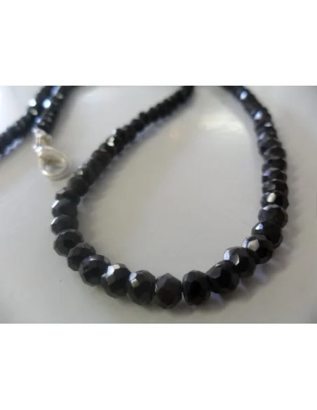 Collier Spinelle noire